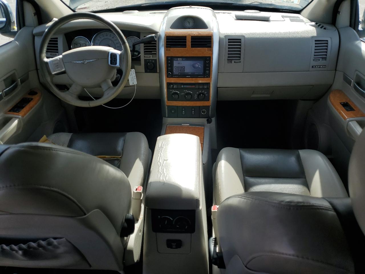 2008 Chrysler Aspen - Image 8