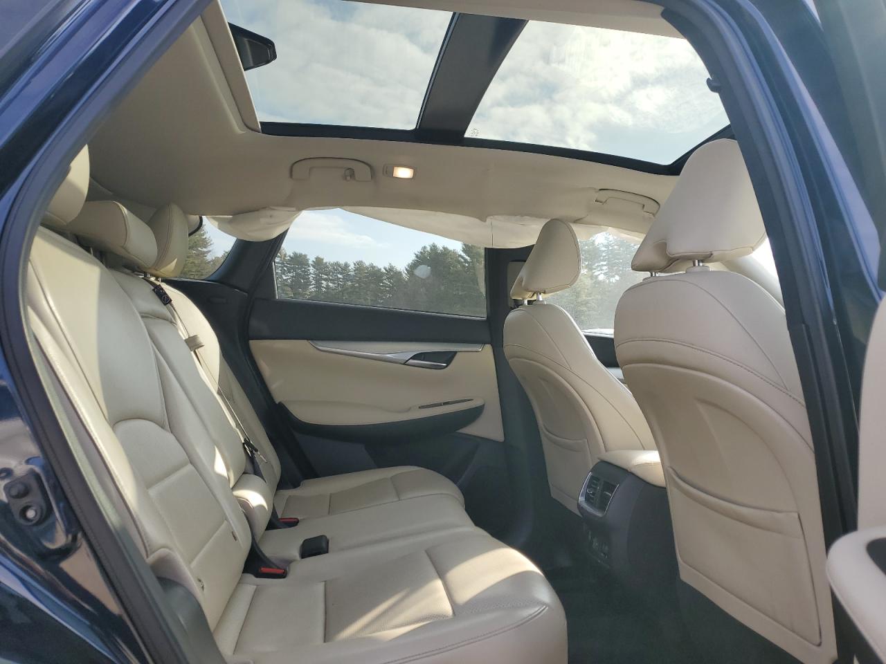 2019 Infiniti QX50 - Image 11