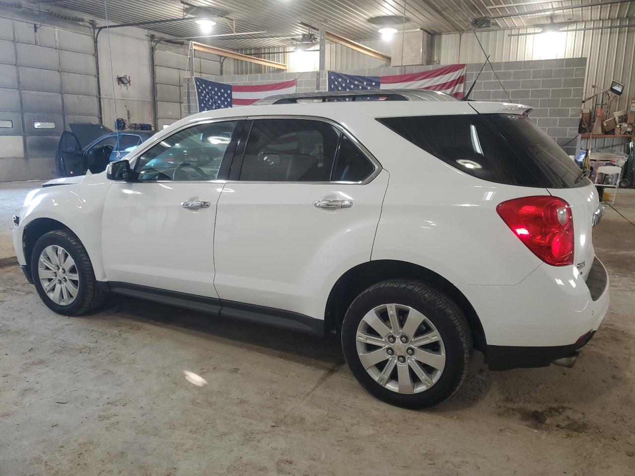 2010 Chevrolet Equinox - Image 2