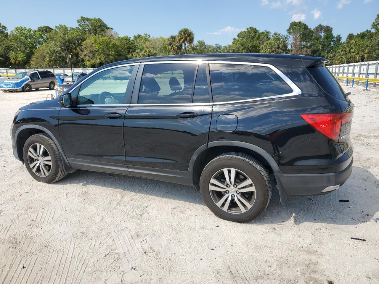 2016 Honda Pilot - Image 2