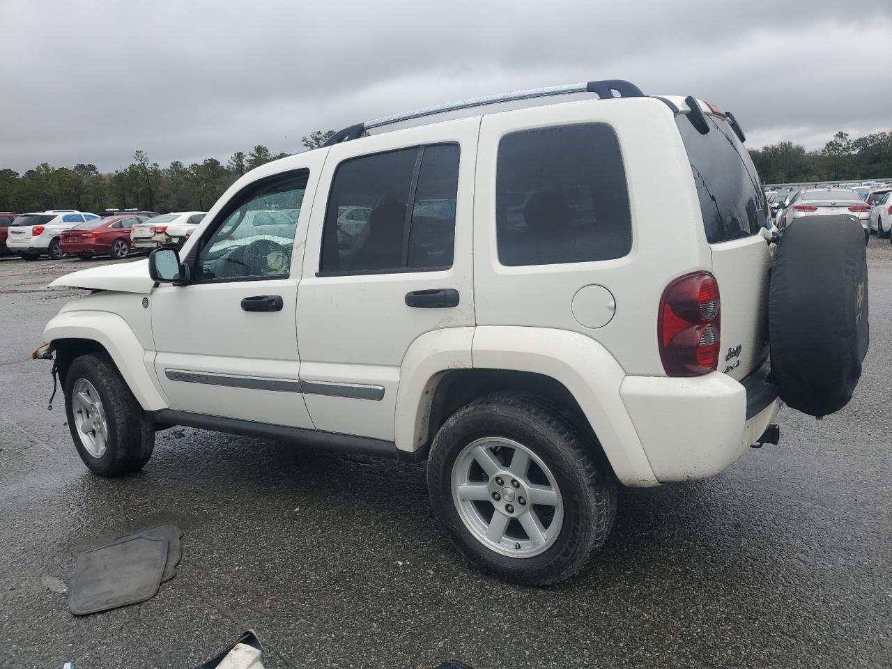 2006 Jeep Liberty (North America) - Image 2