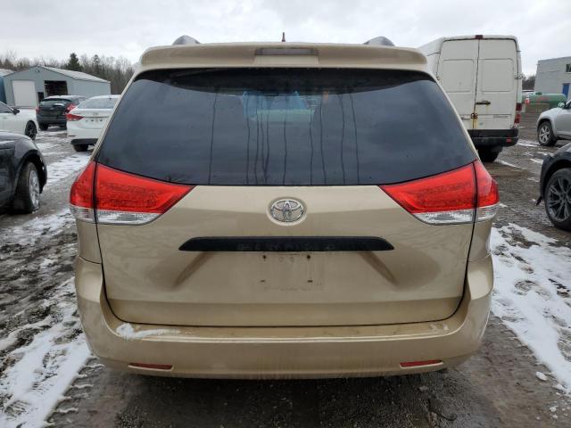 2011 TOYOTA SIENNA 