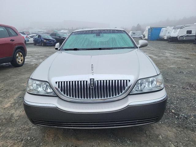 2003 LINCOLN TOWN CAR SIGNATURE