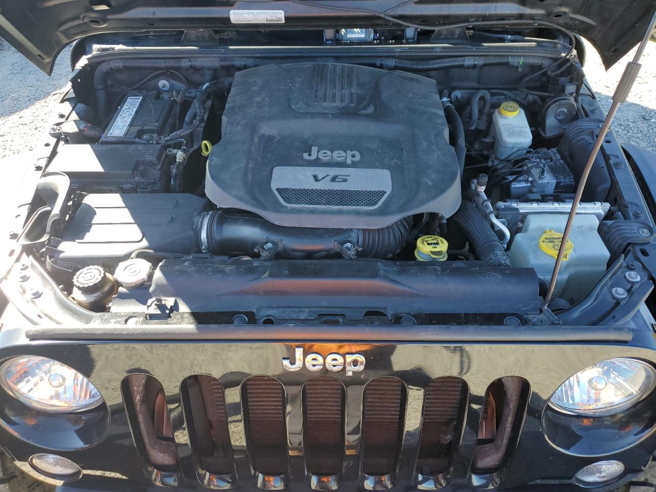 2015 Jeep Wrangler - Image 11