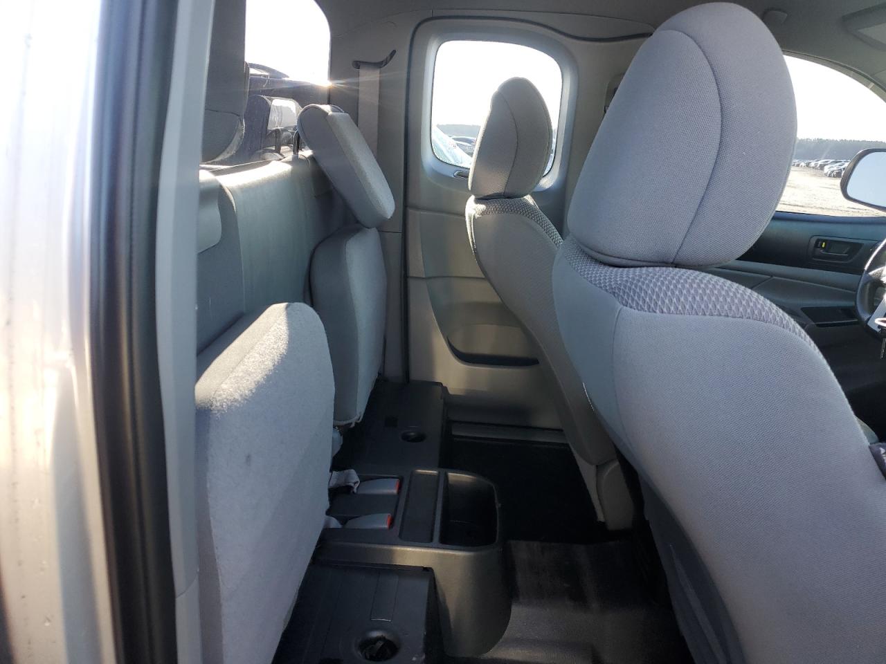 2013 Toyota Tacoma - Image 11