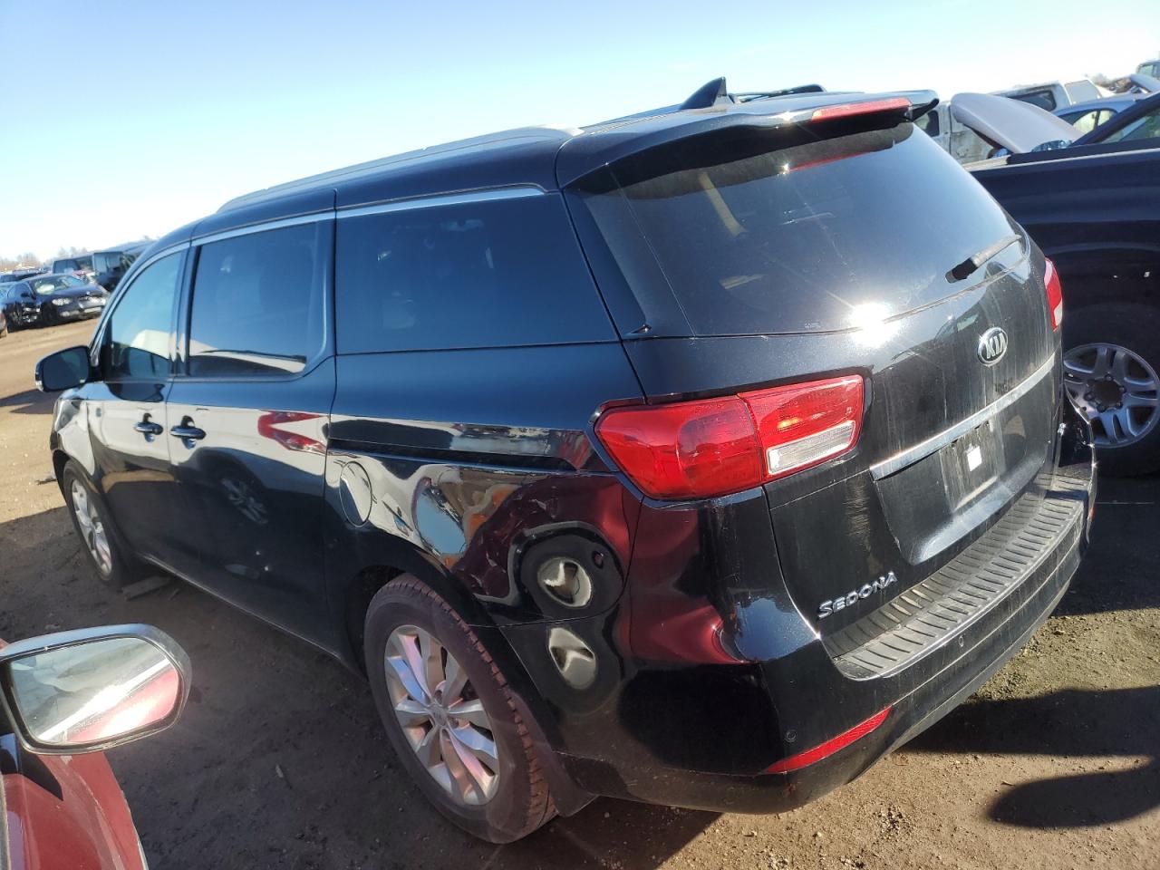 2015 Kia Sedona - Image 2