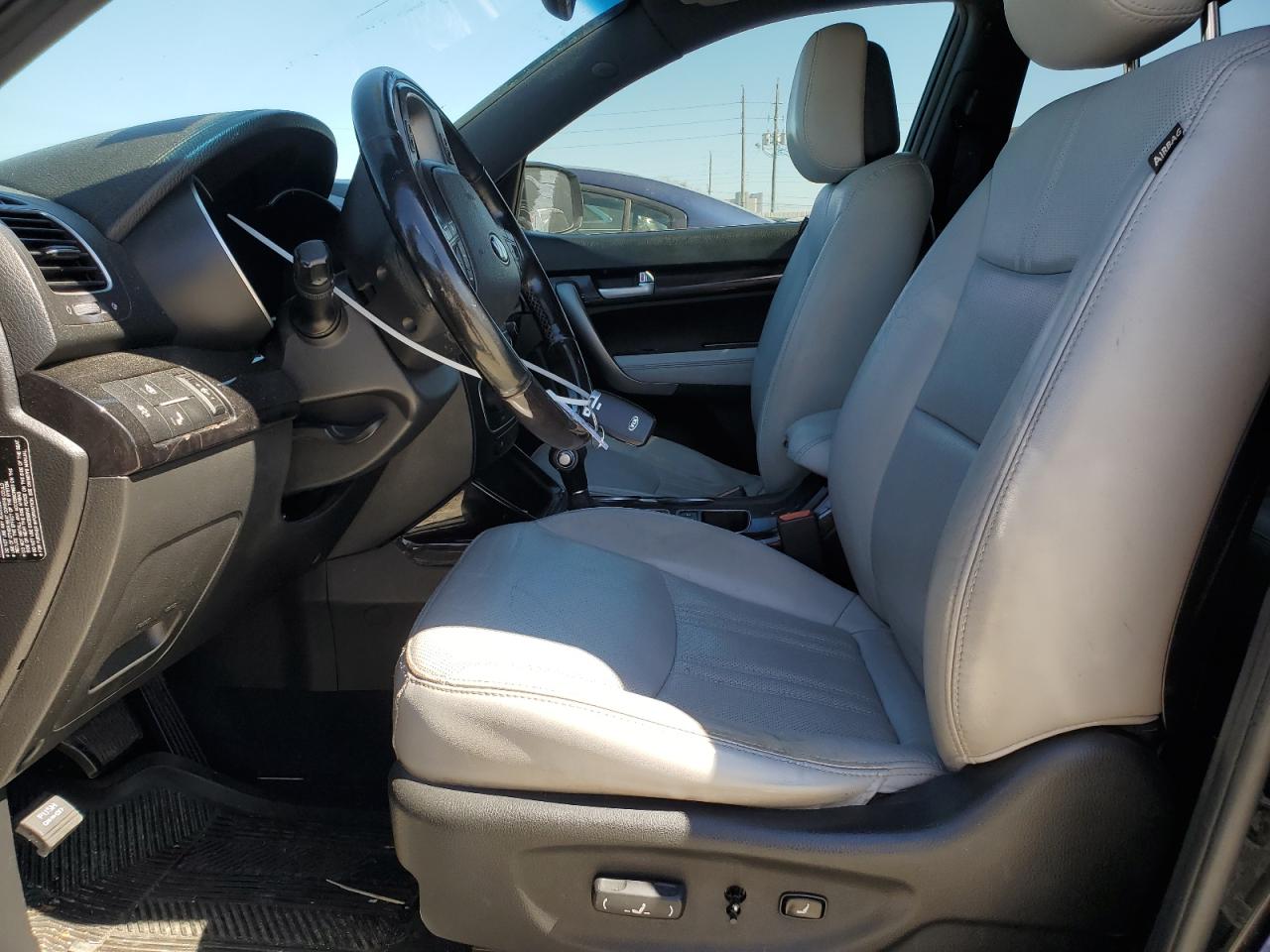 2014 Kia Sorento - Image 7