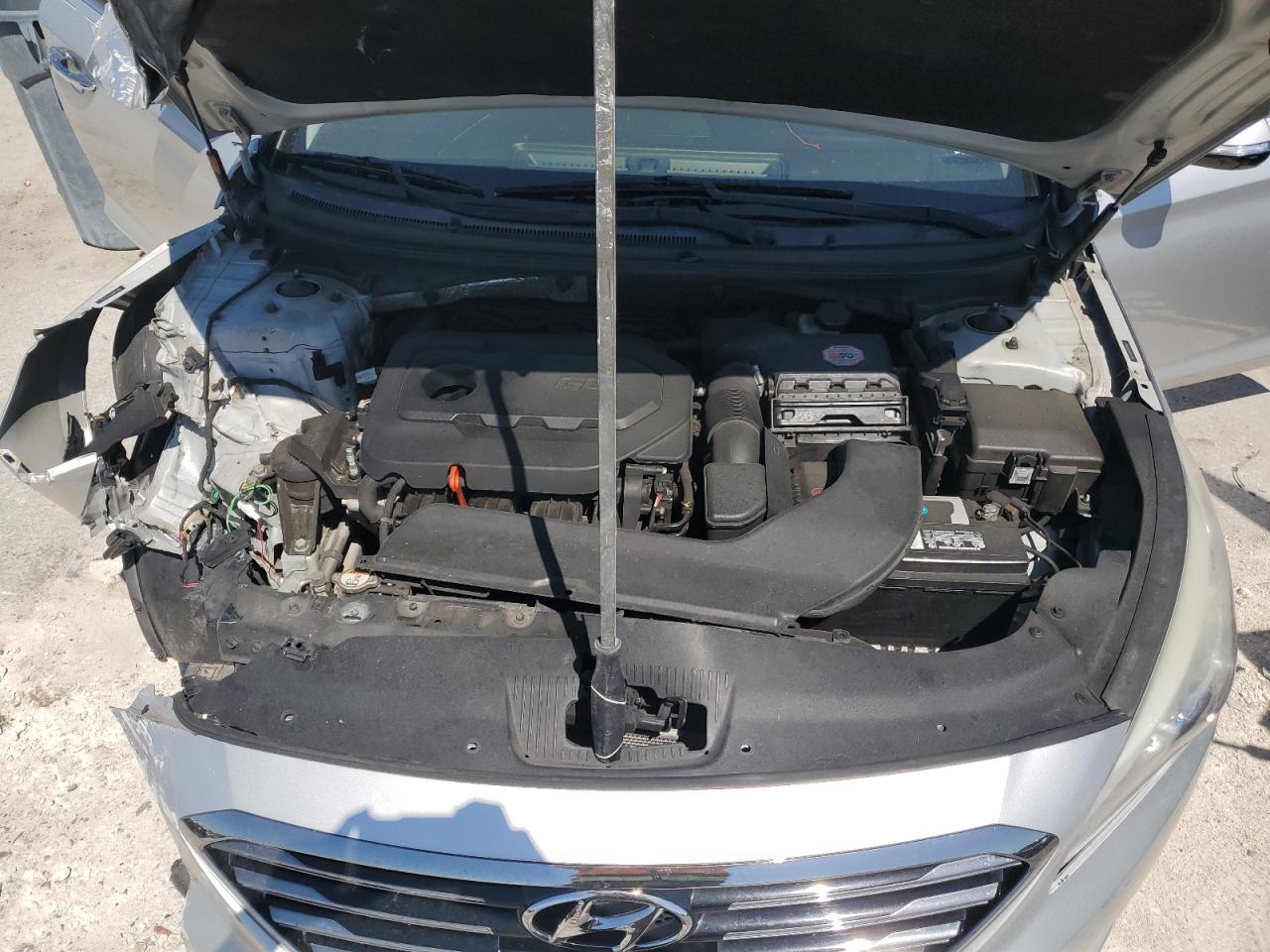 2015 Hyundai Sonata - Image 12