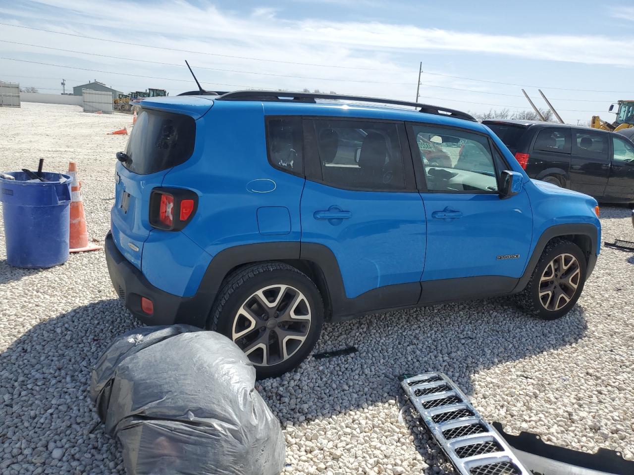 2015 Jeep Renegade - Image 3