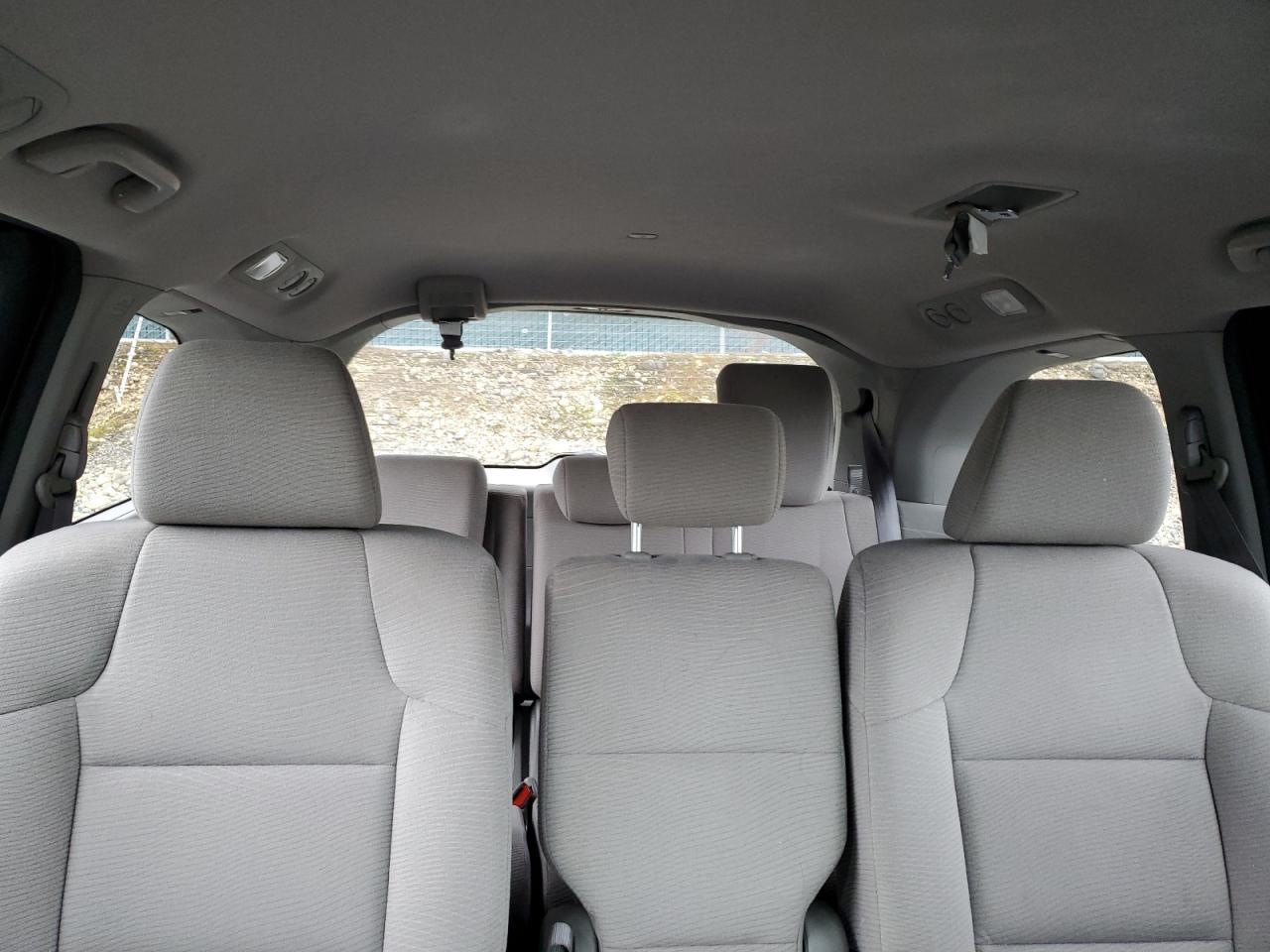 2011 Honda Odyssey - Image 10