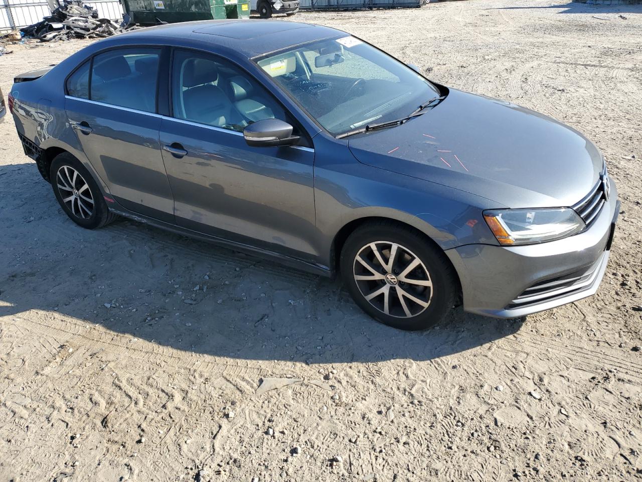 2017 Volkswagen Jetta - Image 4