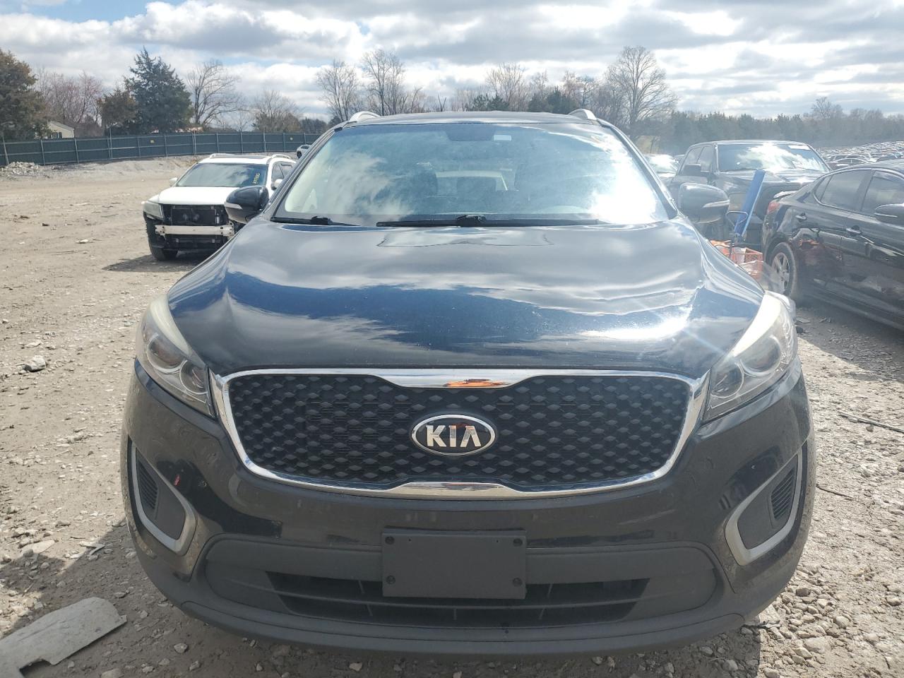 2016 Kia Sorento - Image 5