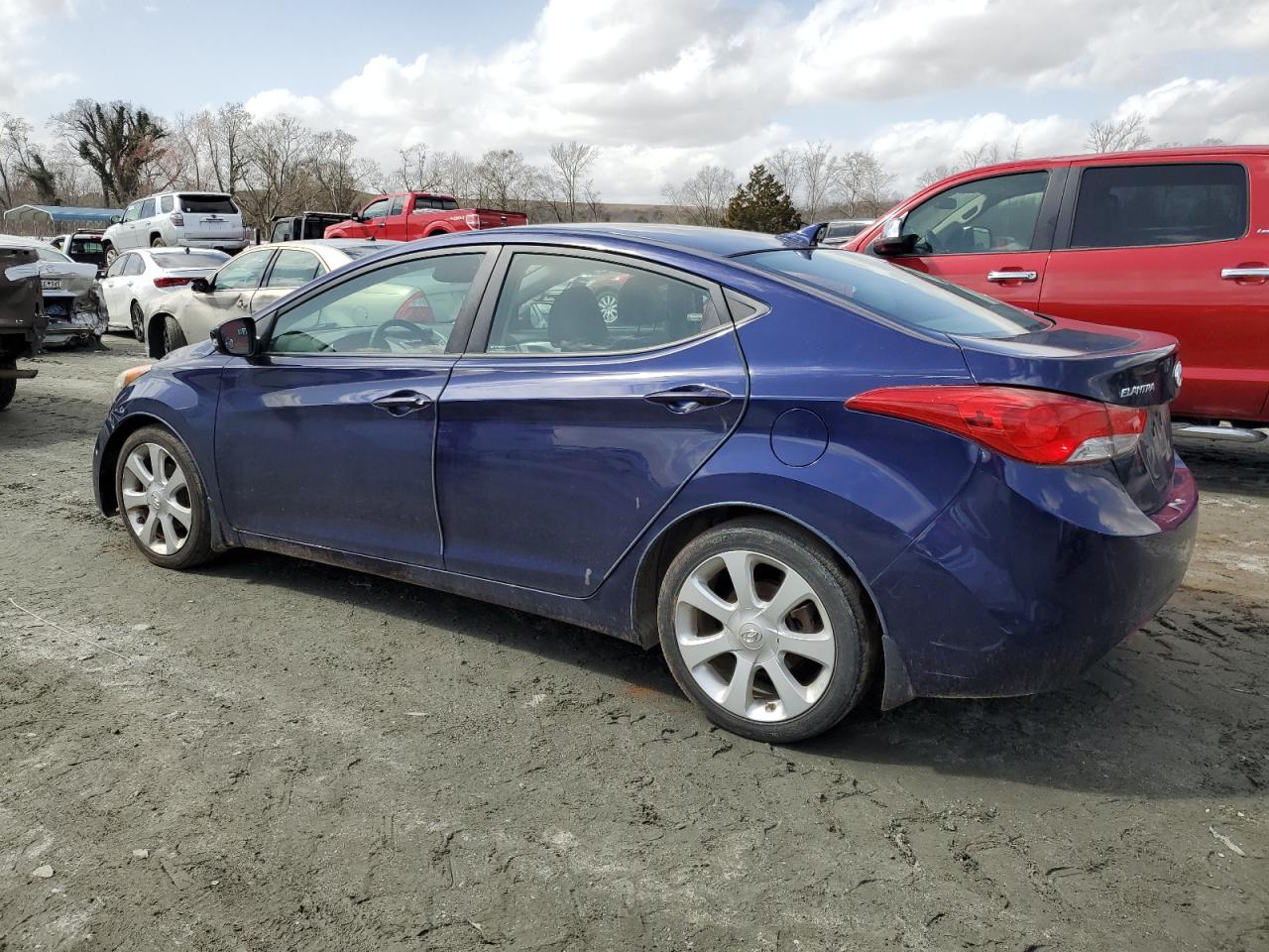 2013 Hyundai Elantra - Image 2