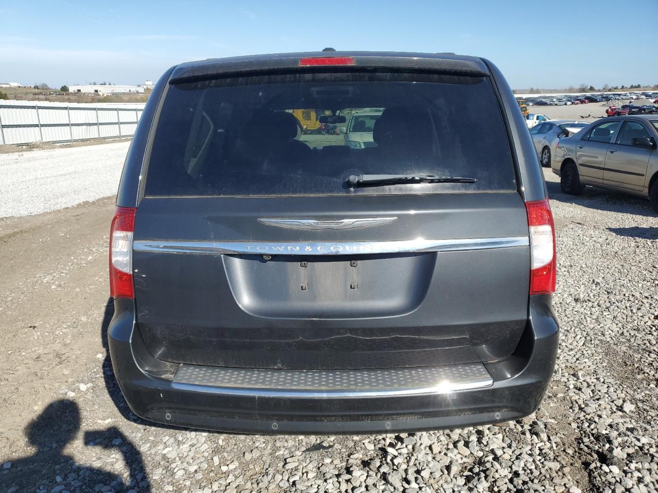 2011 Chrysler Town & Country - Image 6