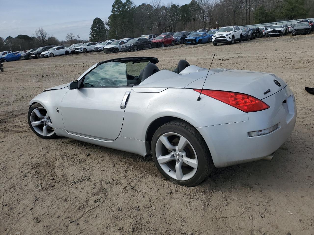 2006 Nissan 350Z - Image 2