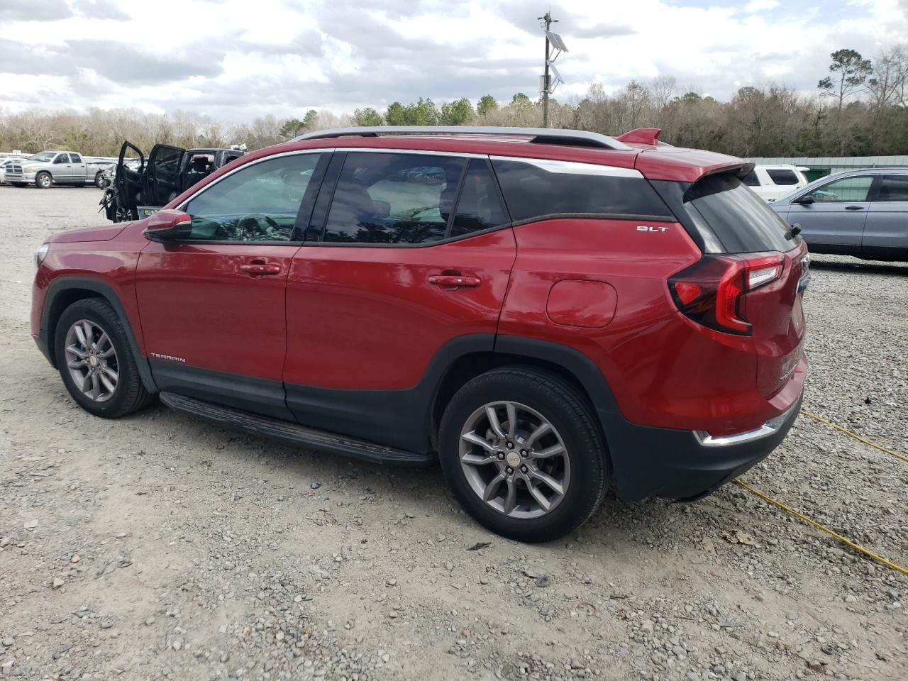 2022 GMC Terrain - Image 2