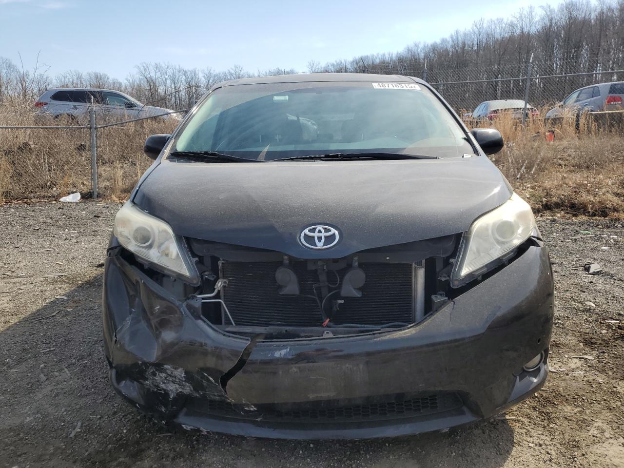 2012 Toyota Sienna - Image 5