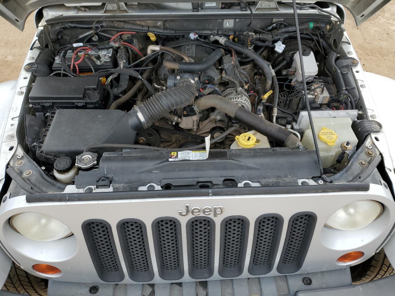2009 Jeep Wrangler - Image 11