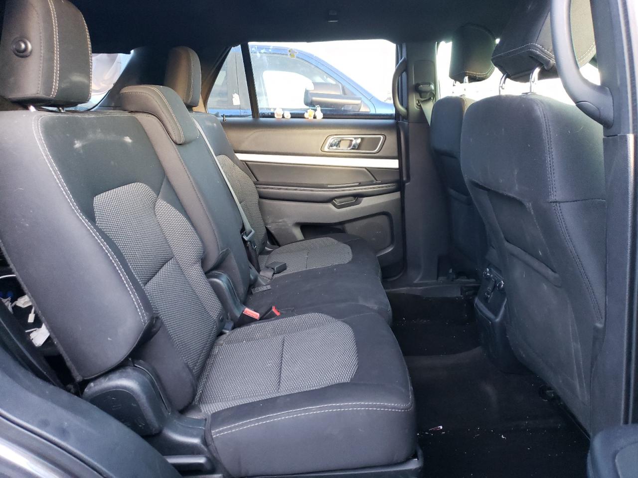 2017 Ford Explorer - Image 11