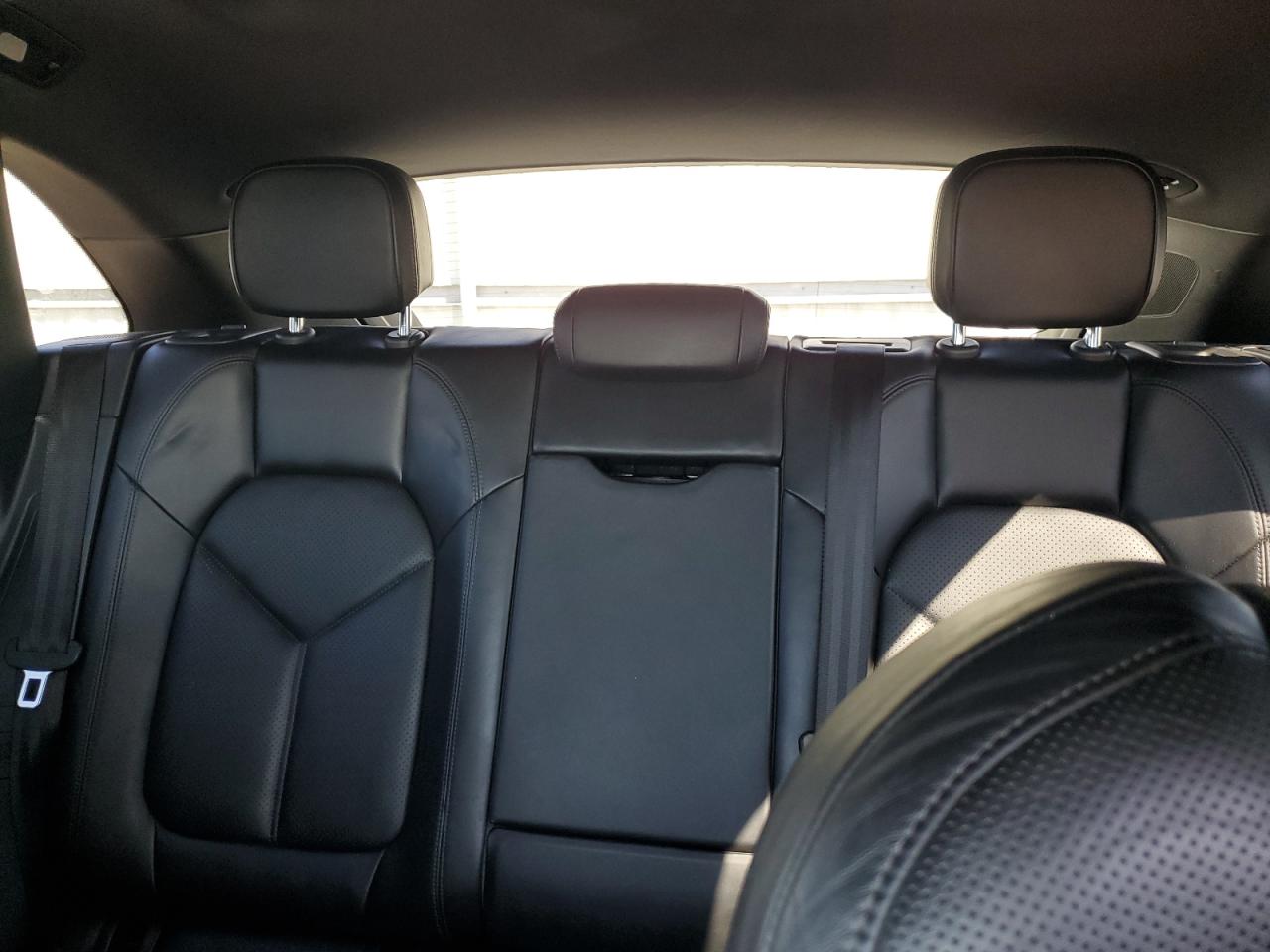 2017 Porsche Macan - Image 10