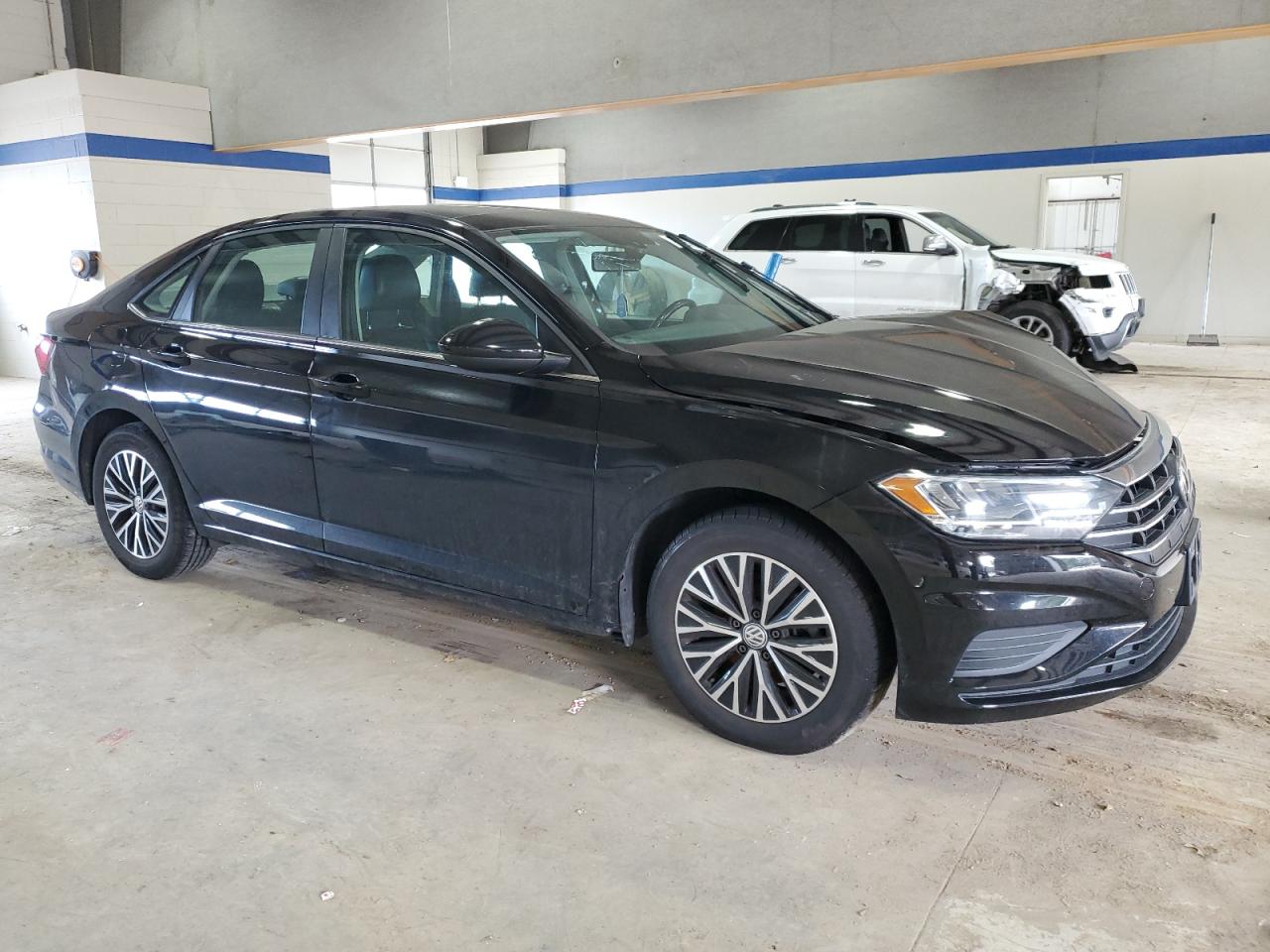 2019 Volkswagen Jetta - Image 4