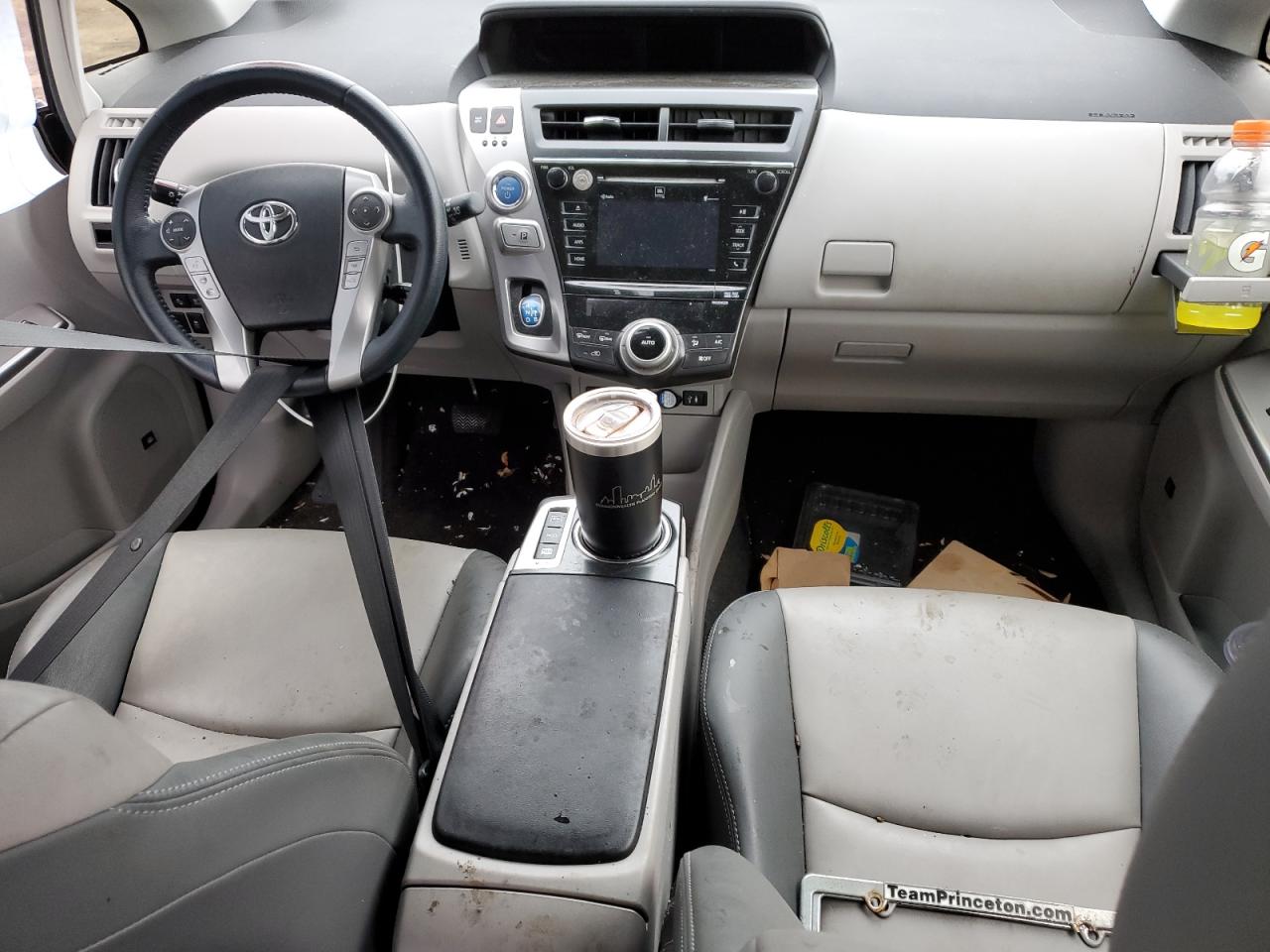 2015 Toyota Prius - Image 8