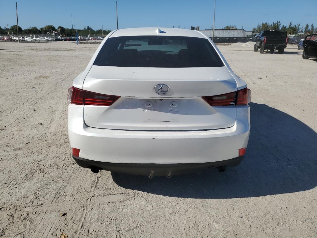 2016 Lexus IS - Image 6