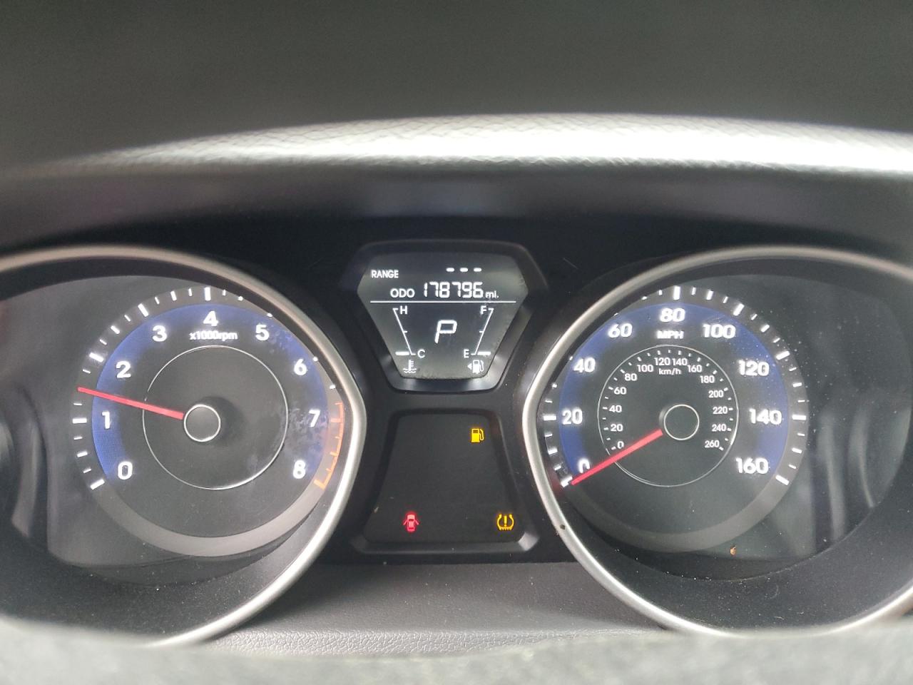 2011 Hyundai Elantra - Image 9