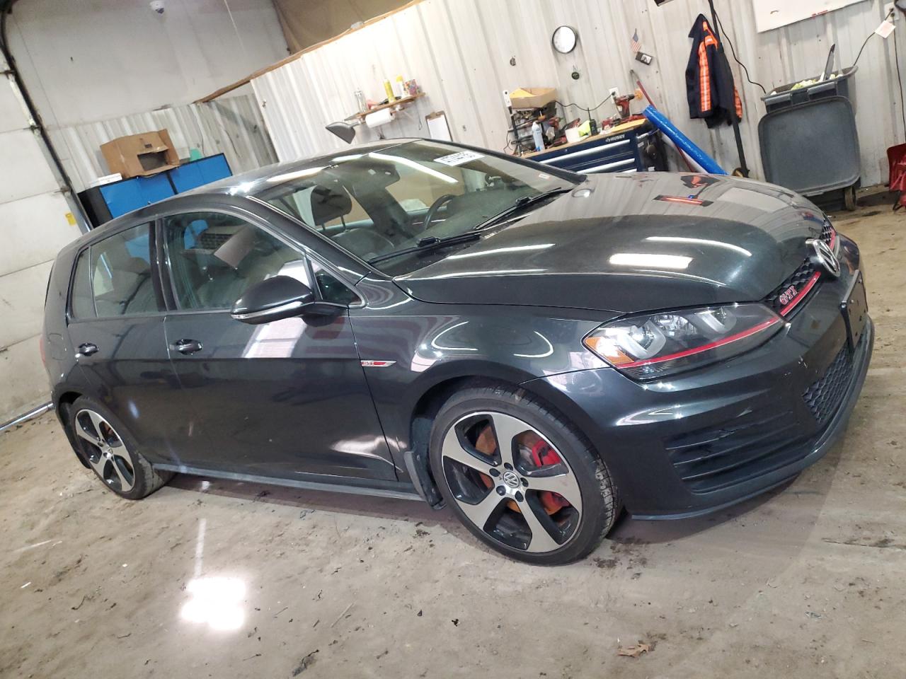 2017 Volkswagen GTI - Image 4
