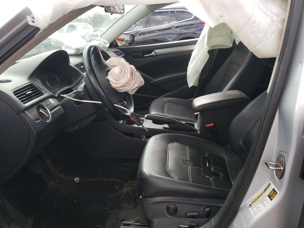 2015 Volkswagen Passat - Image 7