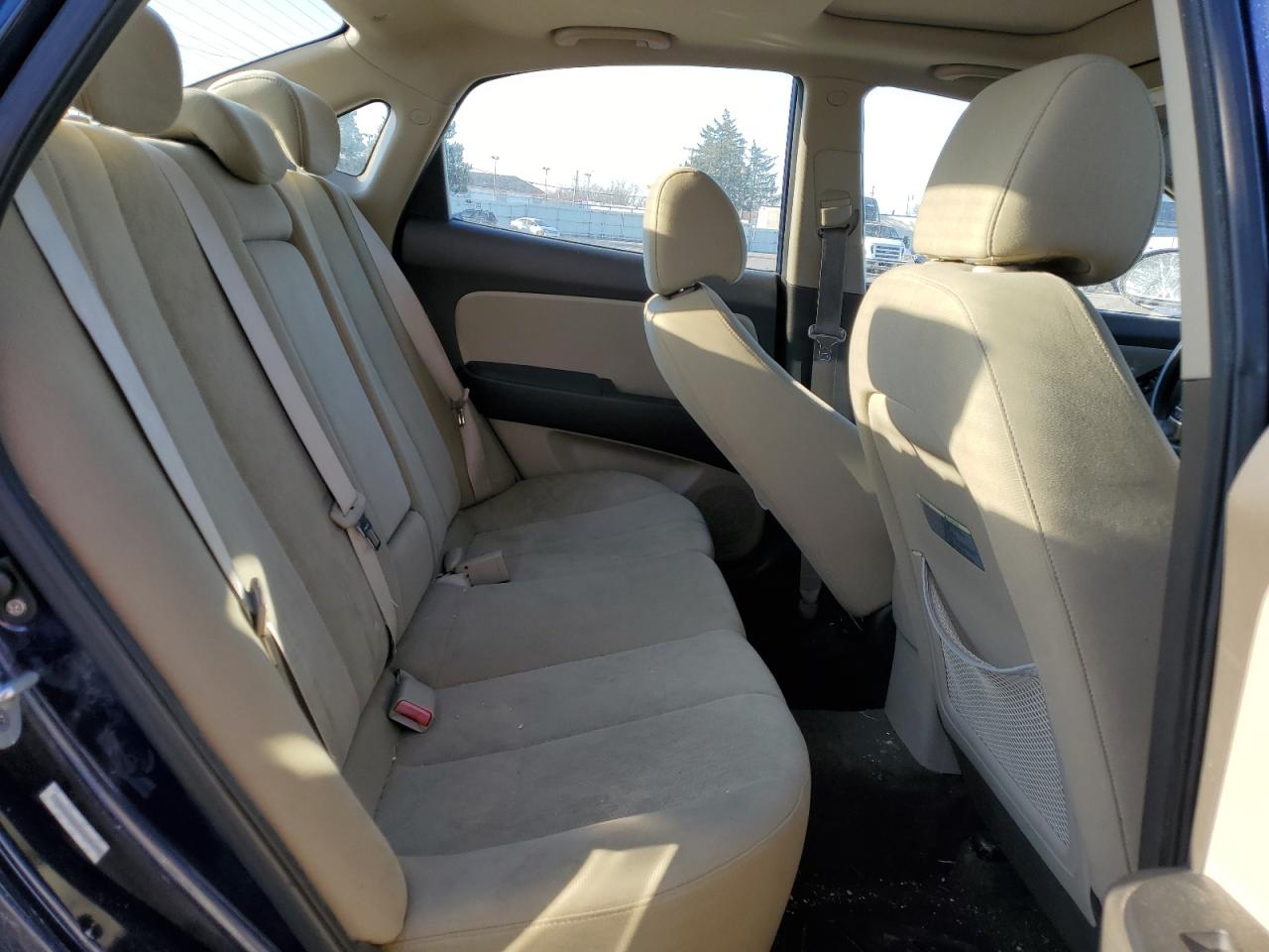 2010 Hyundai Elantra - Image 10