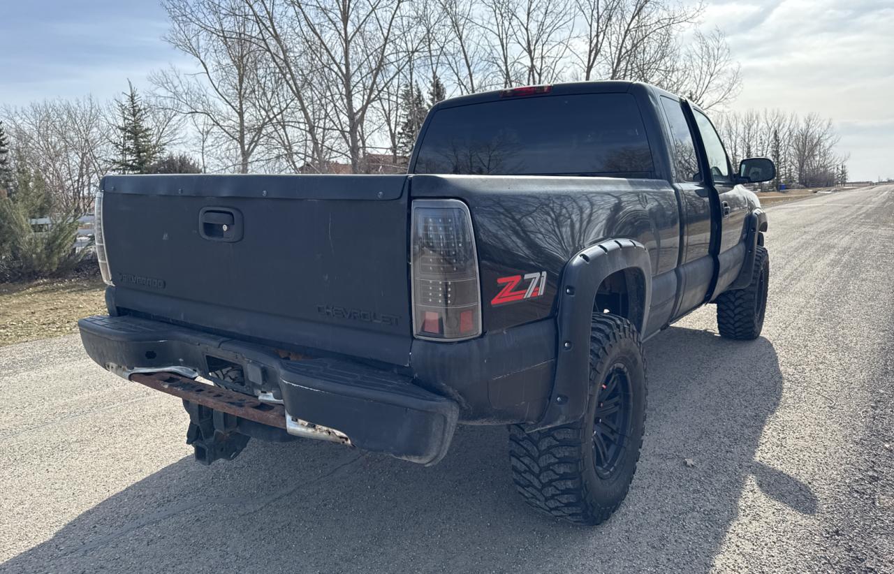 2000 Chevrolet Silverado - Image 4