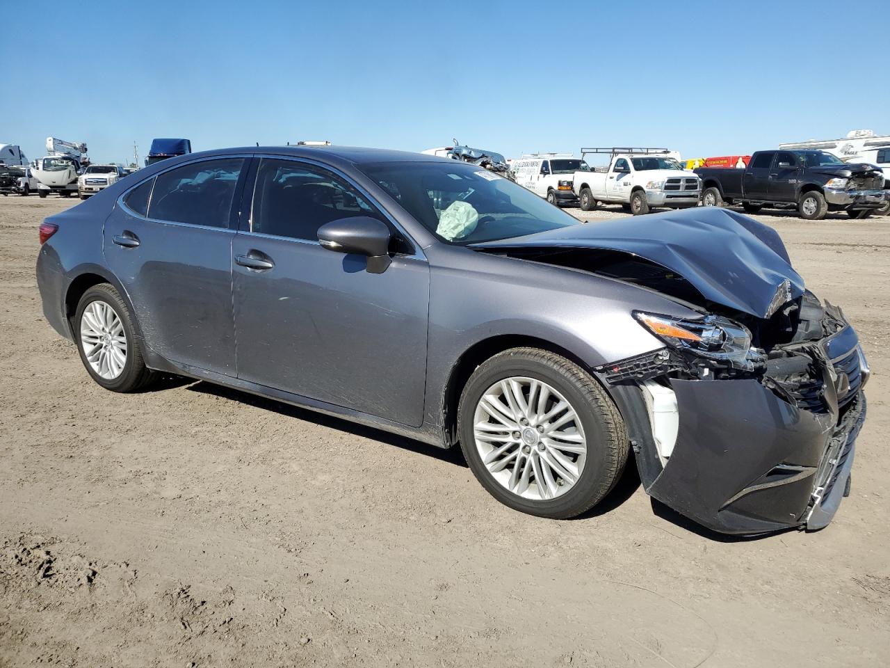 2017 Lexus ES - Image 4