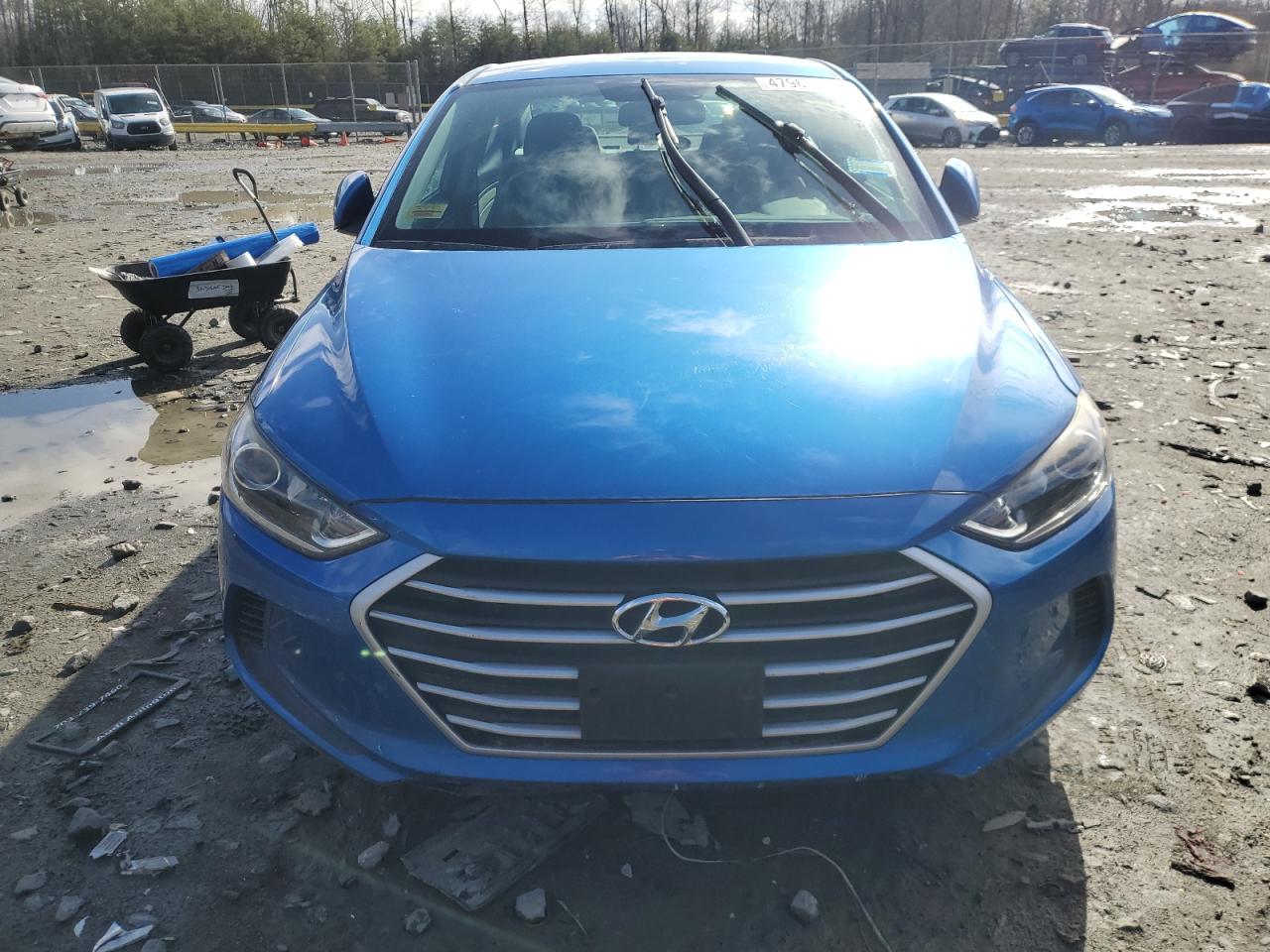 2017 Hyundai Elantra - Image 5