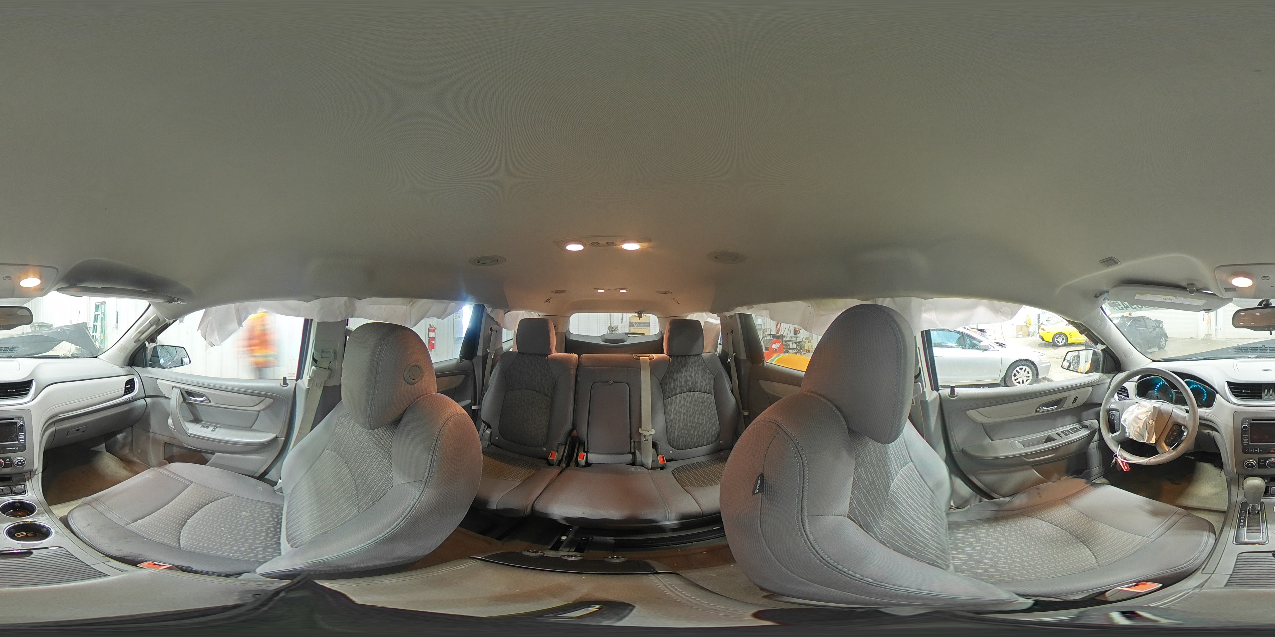 2016 Chevrolet Traverse - Image 15