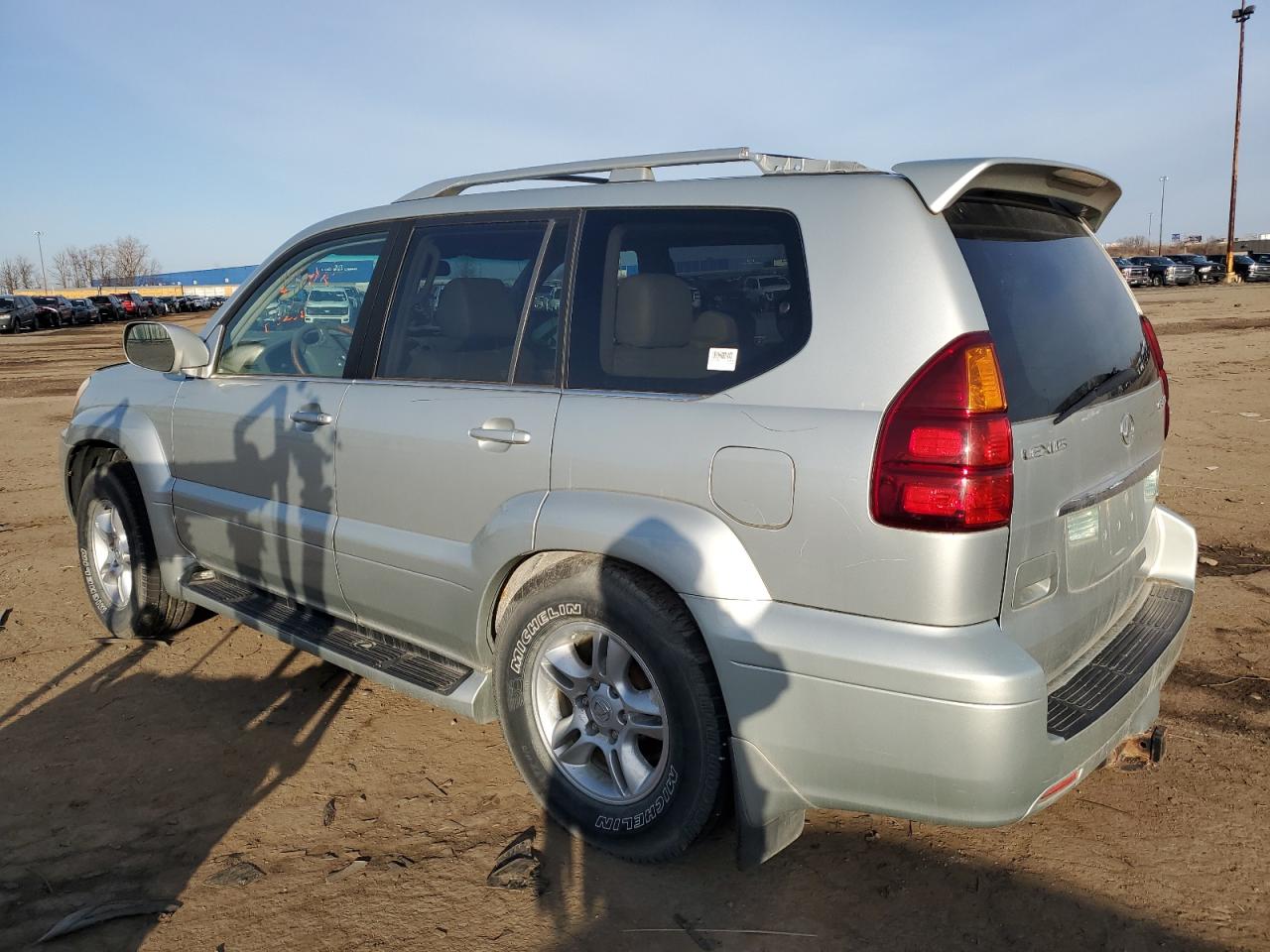 2004 Lexus GX - Image 2