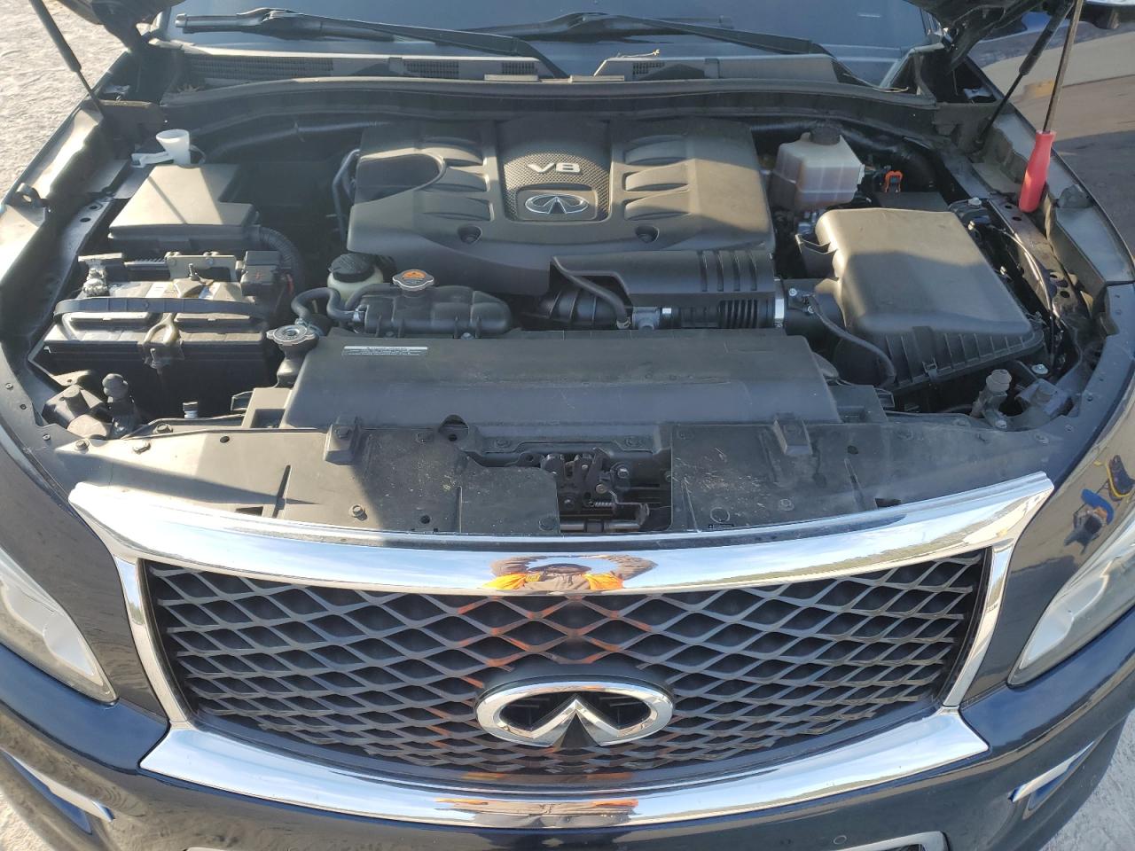 2017 Infiniti QX80 - Image 12