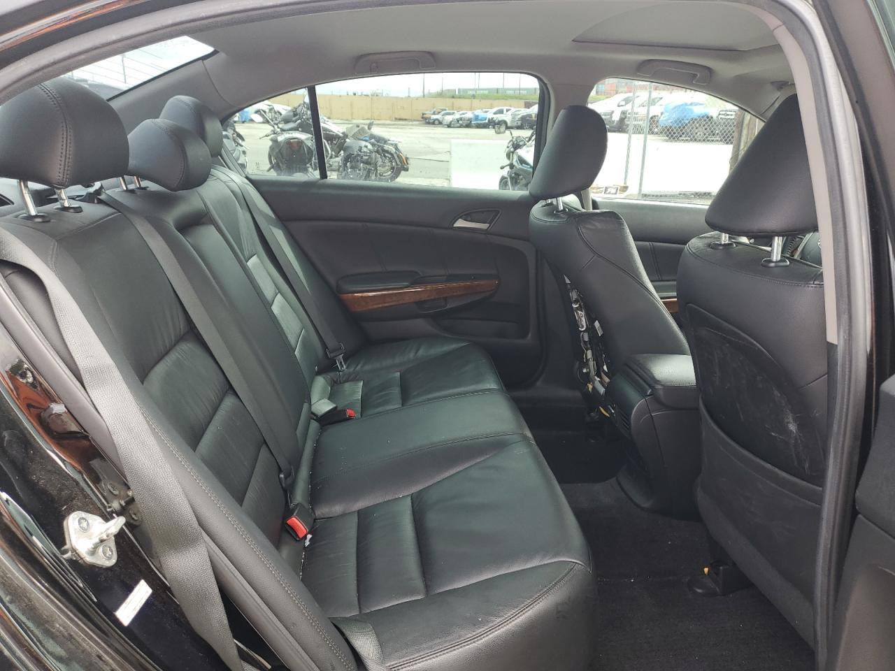 2011 Honda Accord - Image 11