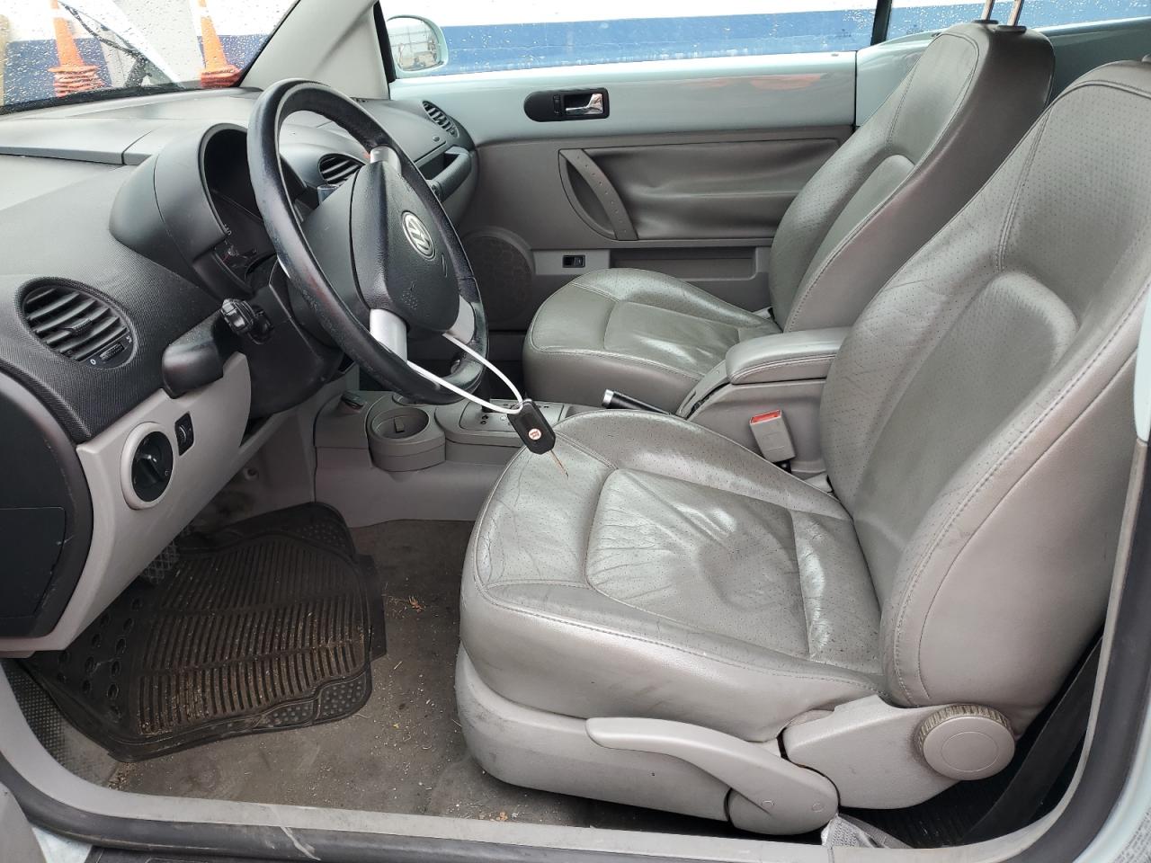 2005 Volkswagen Beetle - Image 7