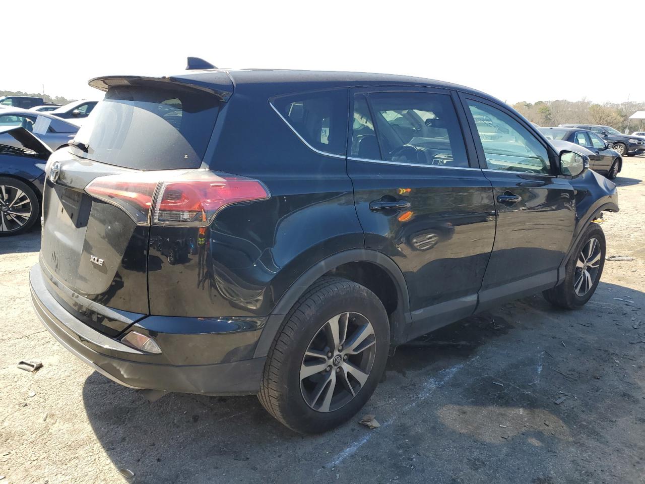 2018 Toyota RAV 4 - Image 3