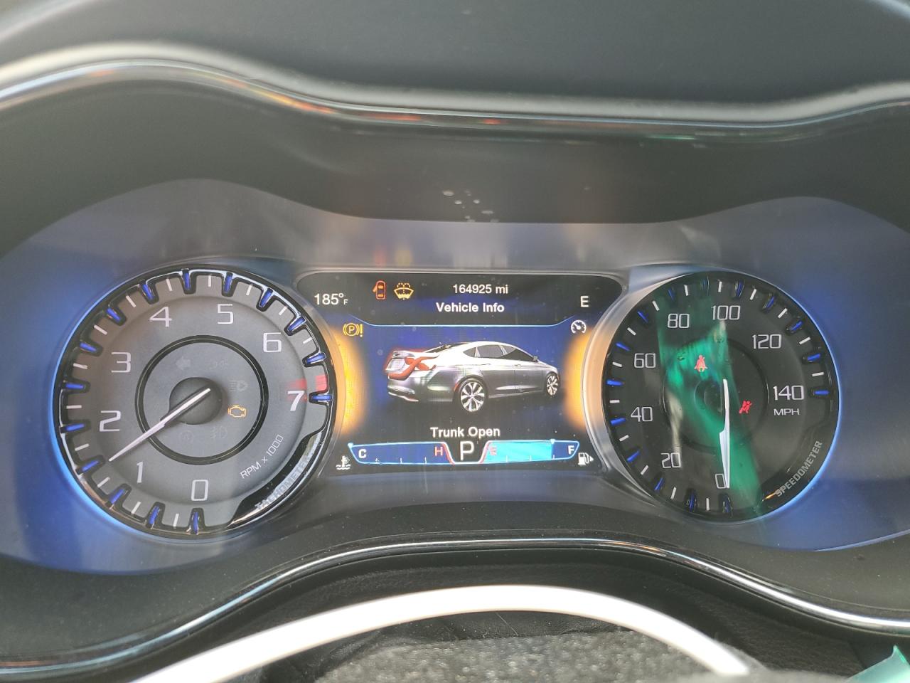 2015 Chrysler 200 - Image 9