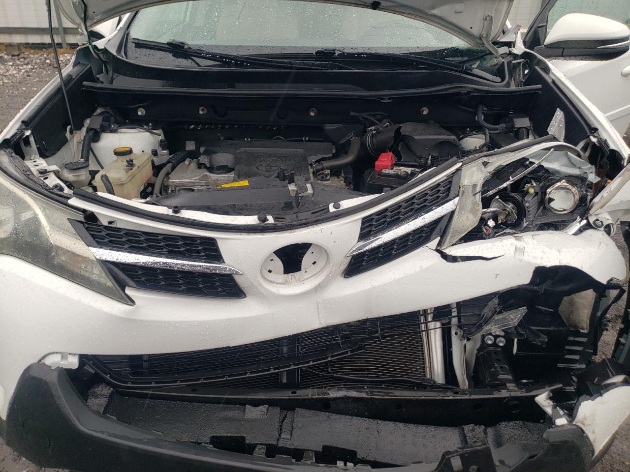 2015 Toyota RAV 4 - Image 13