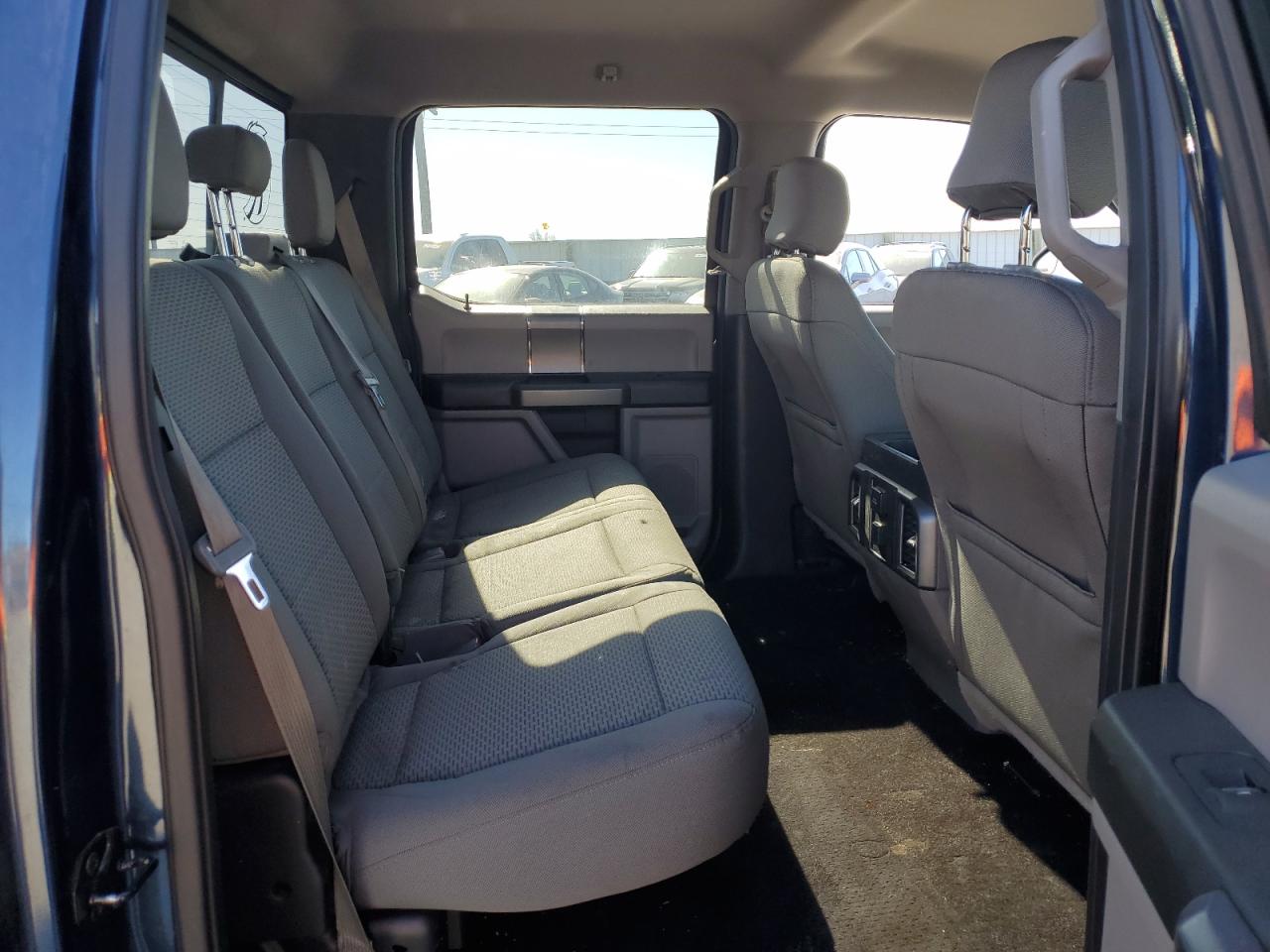 2015 Ford F-150 - Image 10