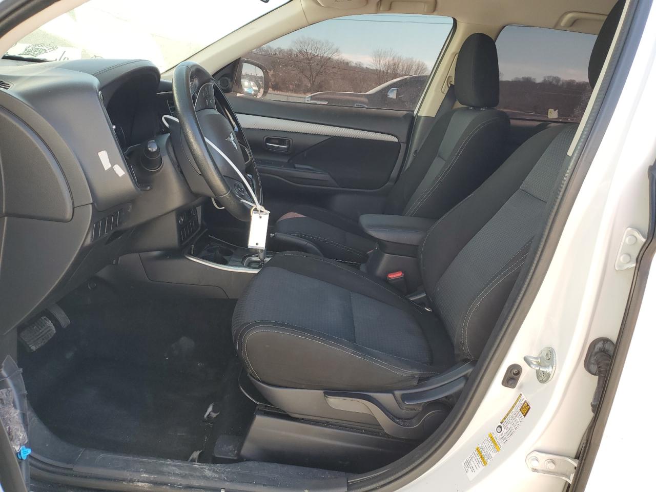 2018 Mitsubishi Outlander - Image 7
