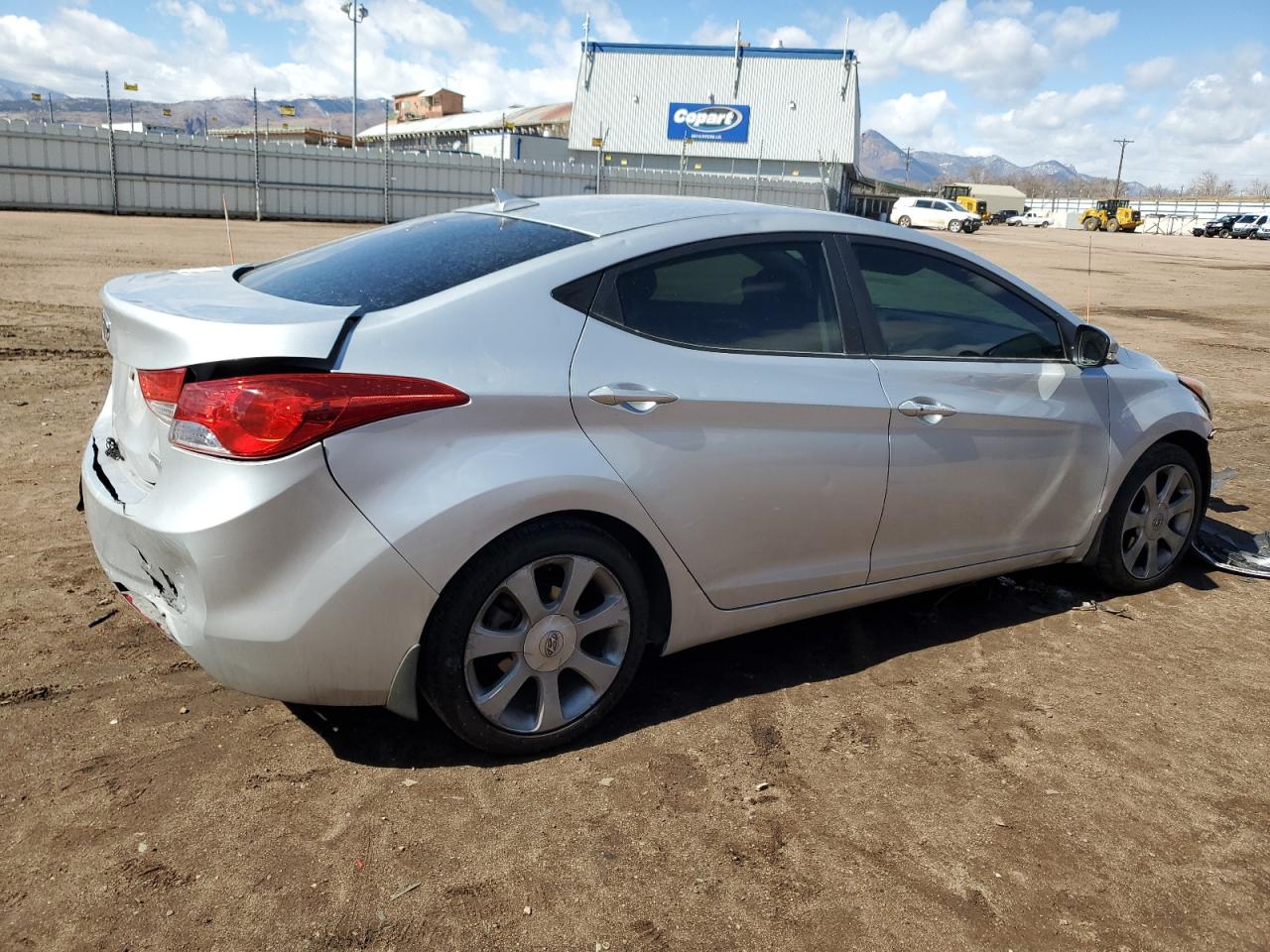 2013 Hyundai Elantra - Image 3