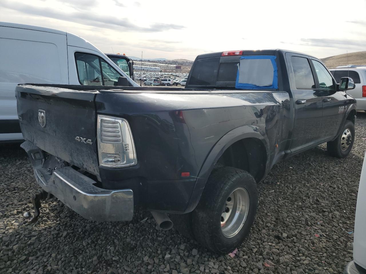 2015 RAM 3500 - Image 3
