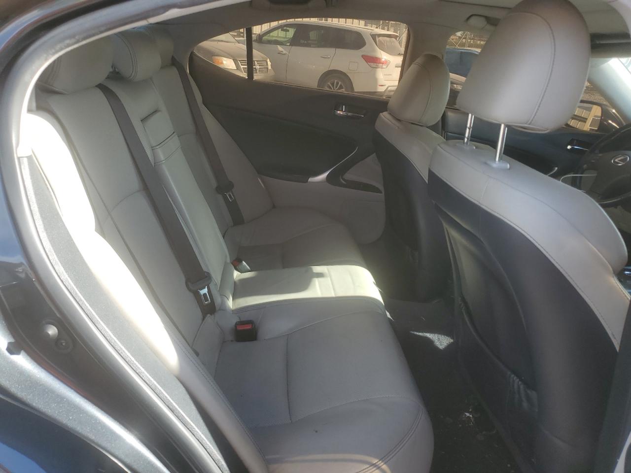 2009 Lexus IS - Image 10