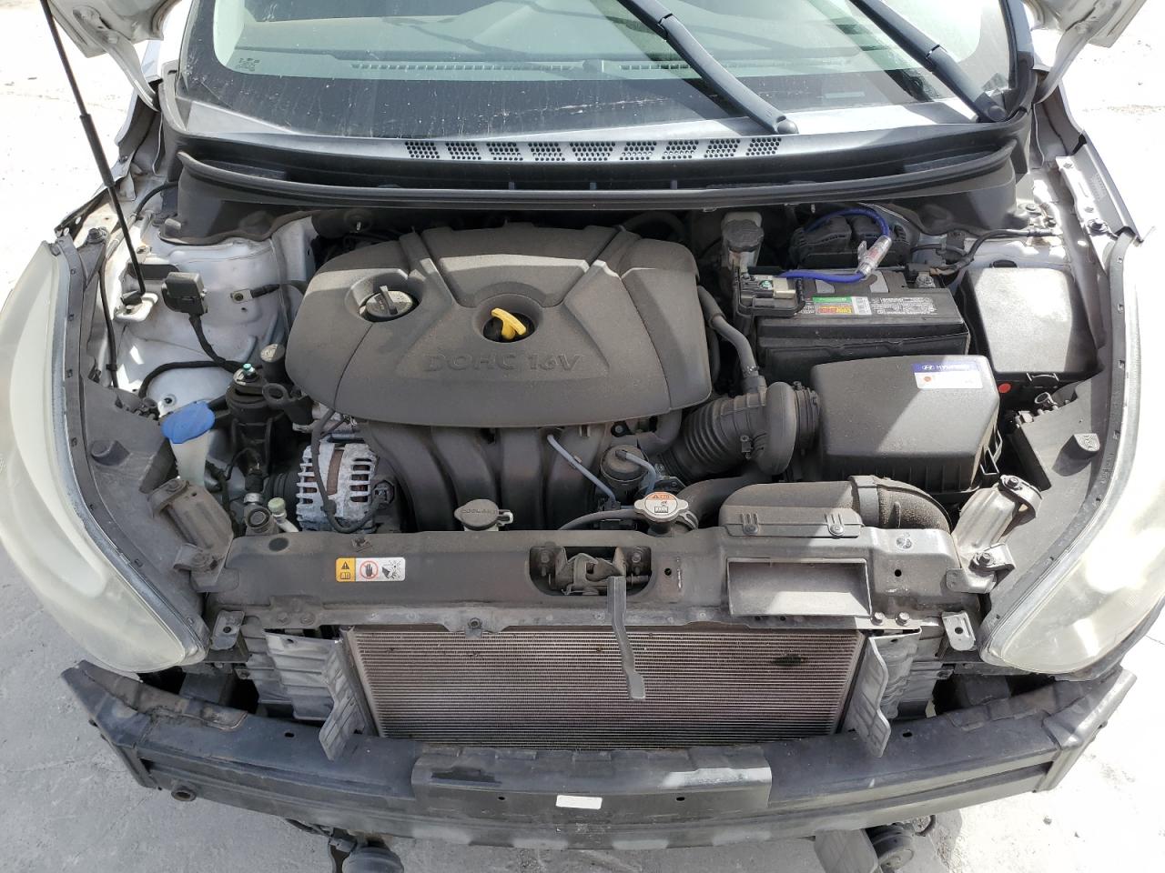 2016 Hyundai Elantra - Image 12