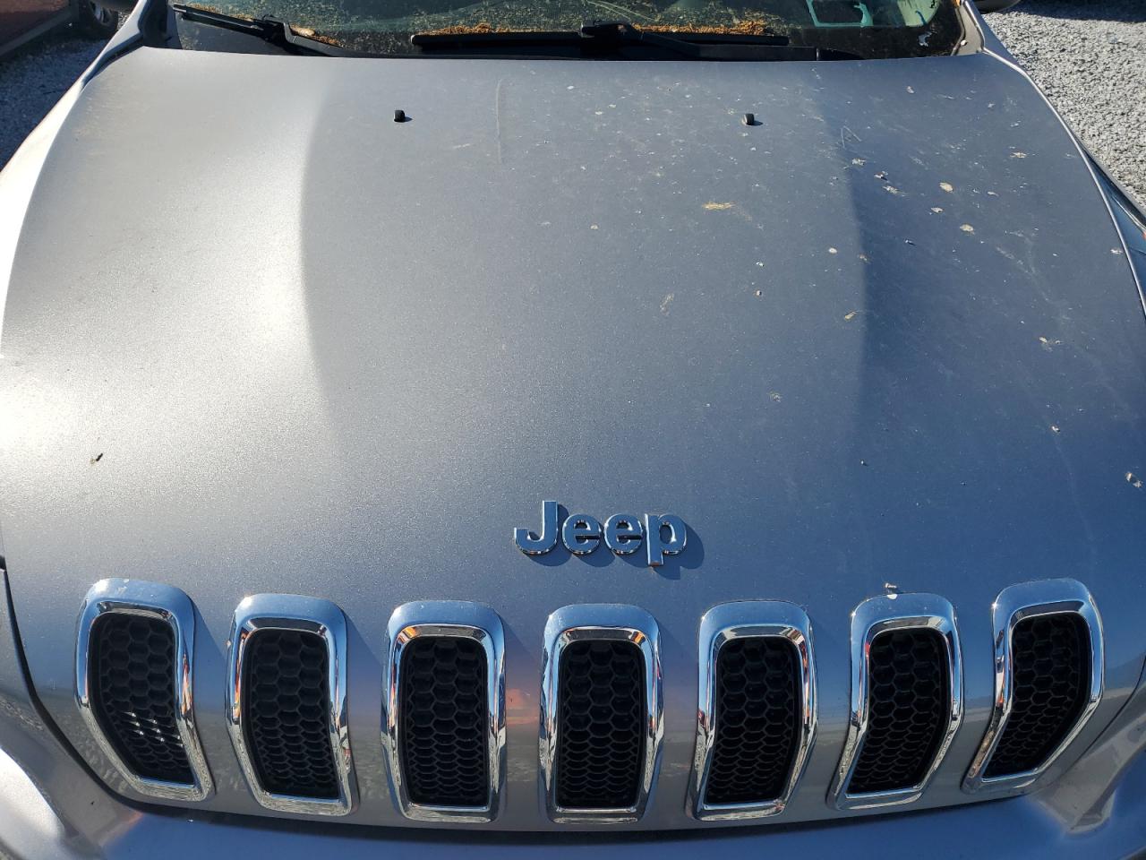 2017 Jeep Grand Cherokee - Image 12