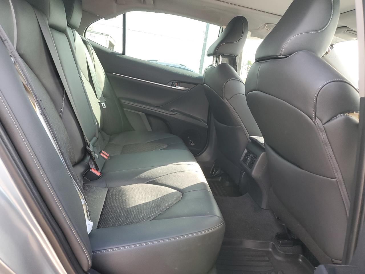 2019 Toyota Camry - Image 10